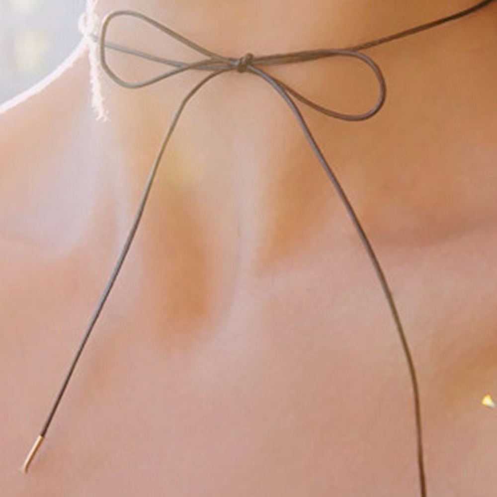 Are you am I lilou choker